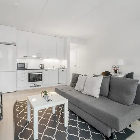 Kotimaailma Helsinki Keltasafiirinpolku 3 شقة فانتا